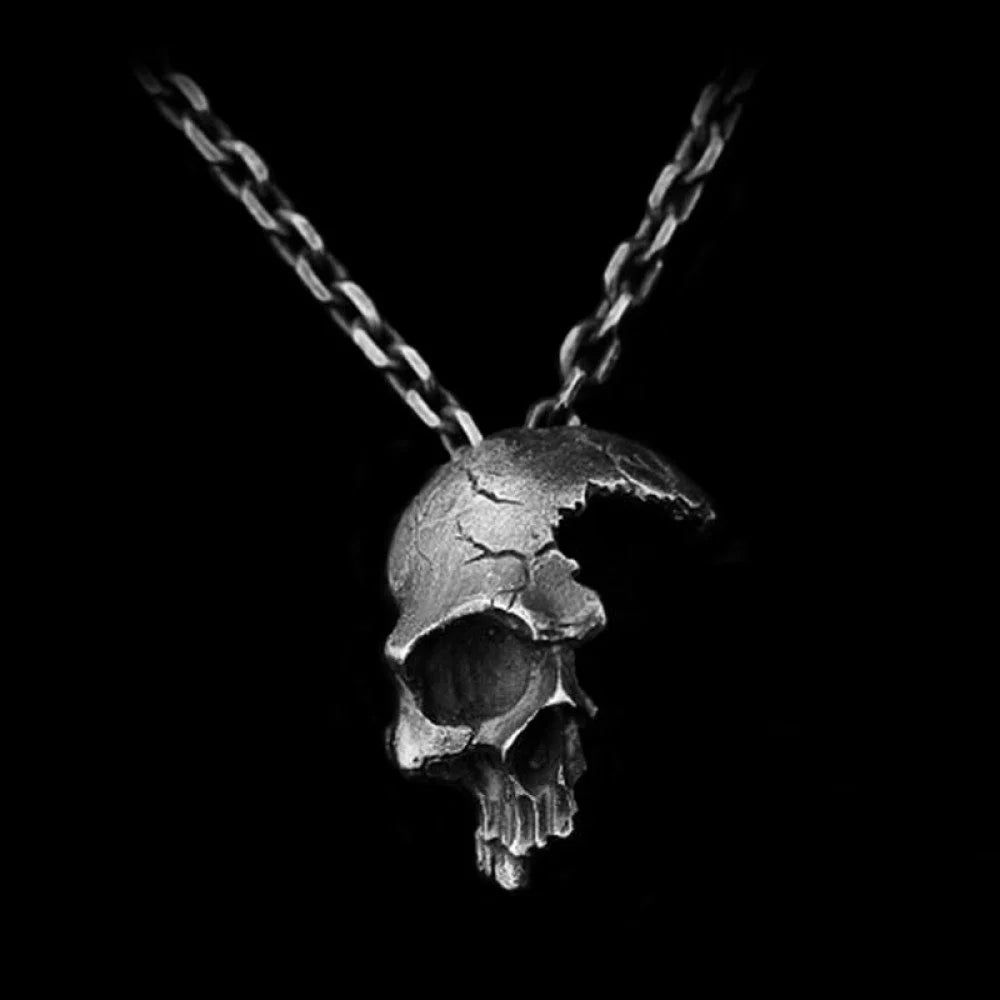 DAMAGED HALF FACE SKULL
NECKLACE