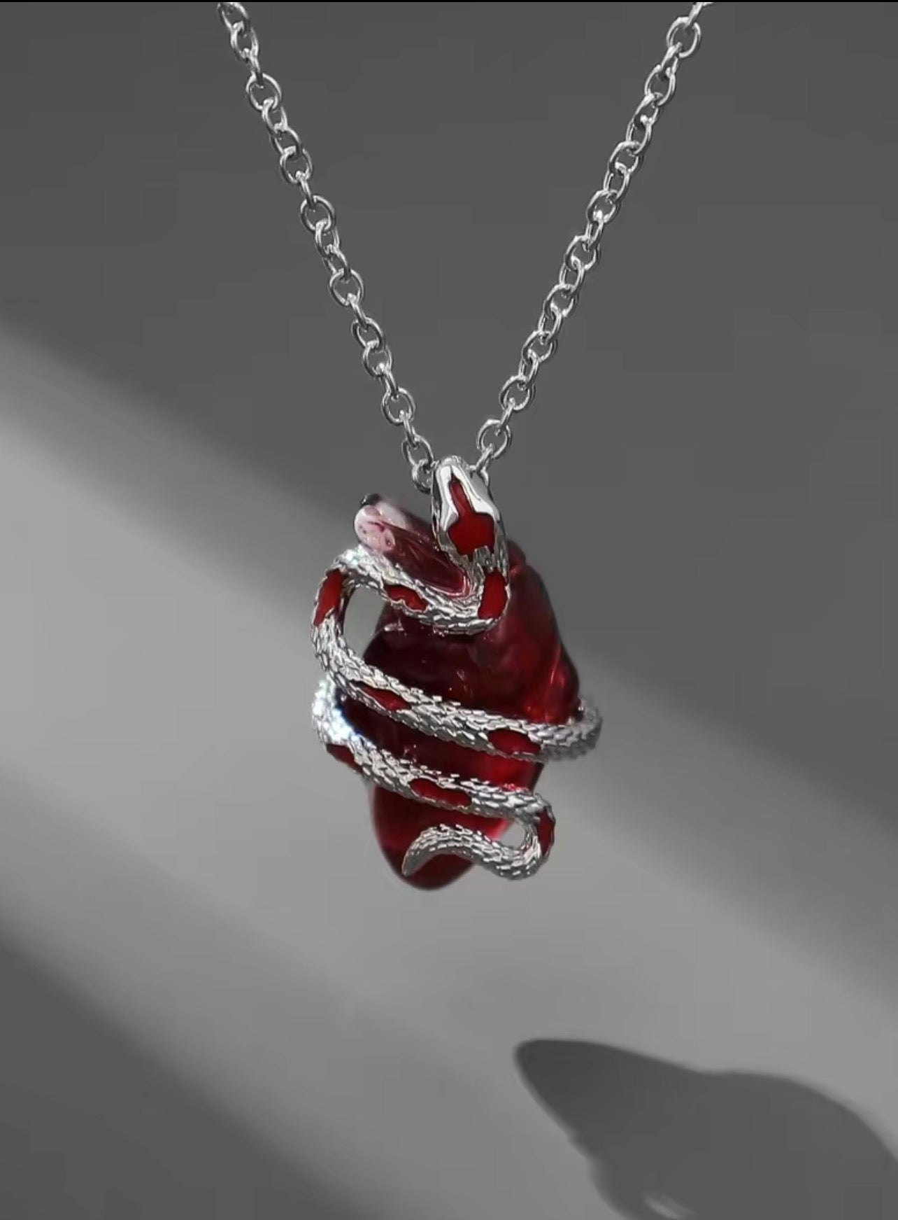 Minimalist Causal Snake & Artificial Gemstone Design Pendant Necklace, Statement Necklace, Punk Style Necklace for Women & Men, Durable Jewelry